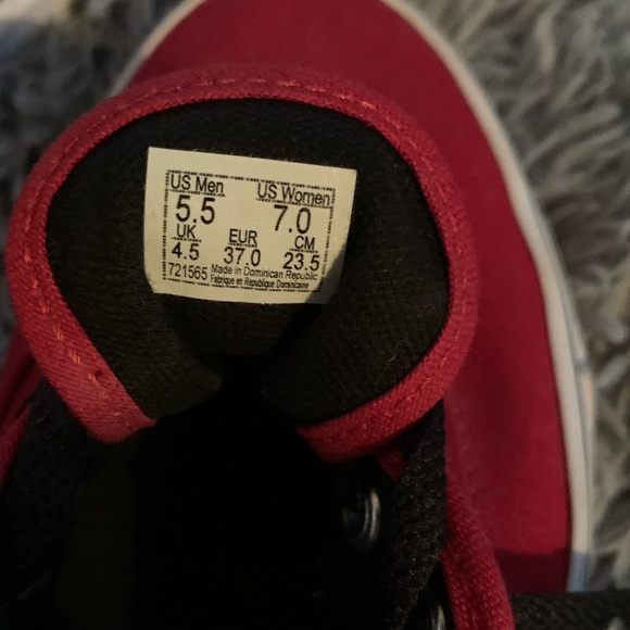 Vans - Picture 7 of 7